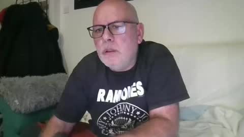 soycule2005 online show from April 14, 9:10 pm