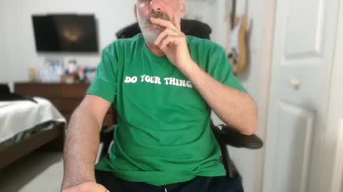 Snapshot of soyelpoti79 chatting on January 1, 1:48 pm WhiteWolfFL online show from January 1, 1:48 pm