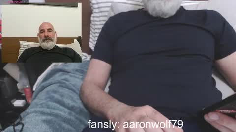 Snapshot of soyelpoti79 chatting on October 4, 1:53 pm WhiteWolfFL online show from October 4, 1:53 pm