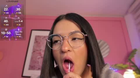 Snapshot of soysaraa_ chatting on December 31, 10:48 am Aleja online show from December 31, 10:48 am