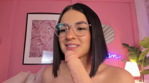 Snapshot of soysaraa_ chatting on January 21, 8:08 am Aleja online show from January 21, 8:08 am