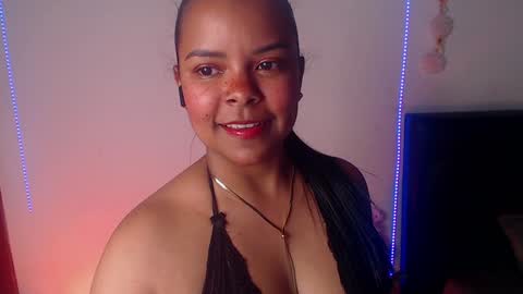 Snapshot of soytucolor chatting on December 12, 10:09 pm Paula  add me on snap online show from December 12, 10:09 pm