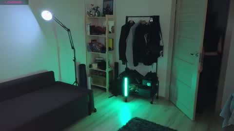 Snapshot of space_x_roxy chatting on January 16, 6:27 pm Roxy online show from January 16, 6:27 pm