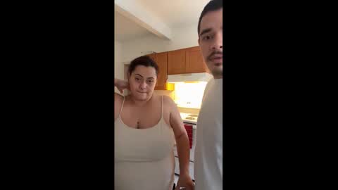 spanishcouple4255 online show from December 17, 4:02 pm