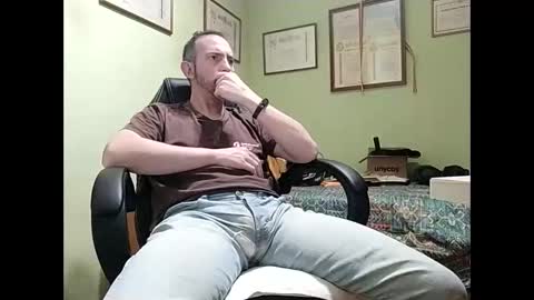 Manu  online show from January 11, 7:05 pm