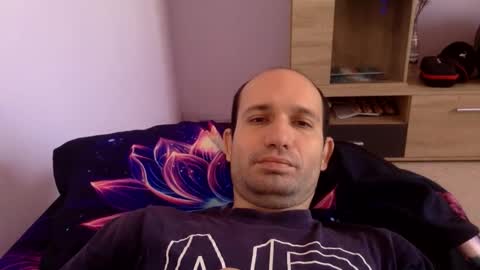 Snapshot of sparei7 chatting on December 16, 12:10 pm Snaiky online show from December 16, 12:10 pm