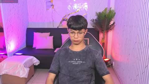 spark_tay online show from April 26, 3:04 am