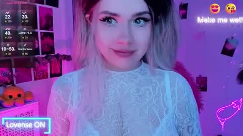 Snapshot of sparklemona chatting on February 20, 1:46 am  SparkleMona  online show from February 20, 1:46 am