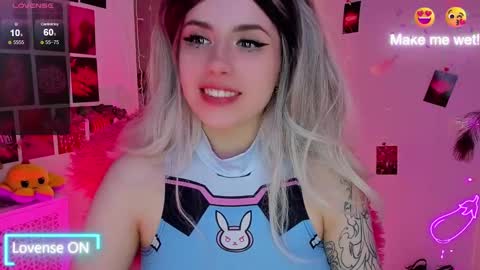 Snapshot of sparklemona chatting on February 20, 11:09 am  SparkleMona  online show from February 20, 11:09 am