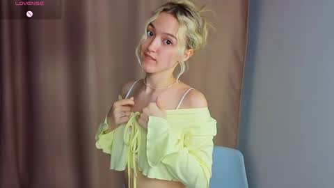 Mary online show from April 17, 6:22 pm