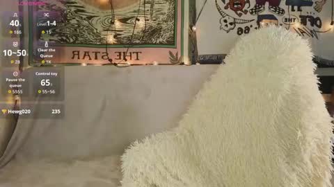 Snapshot of sparky_fox chatting on May 5, 1:35 am Nika online show from May 5, 1:35 am