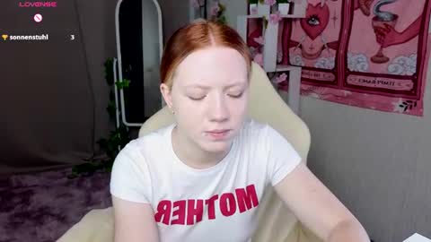 Snapshot of sparky_fox chatting on July 20, 12:03 am Nika online show from July 20, 12:03 am