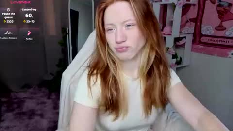 Snapshot of sparky_fox chatting on July 28, 12:18 am Nika online show from July 28, 12:18 am