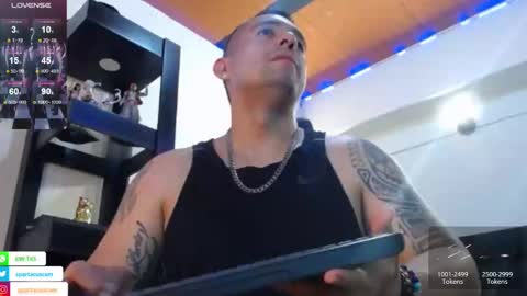 Snapshot of spartacus_cam chatting on December 10, 5:39 am online show from December 10, 5:39 am