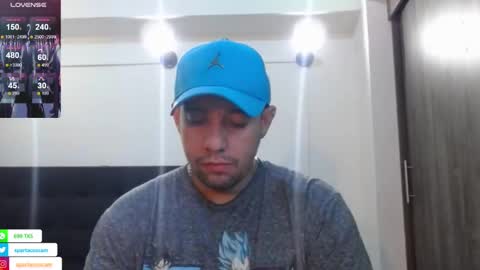 Snapshot of spartacus_cam chatting on December 16, 8:41 am online show from December 16, 8:41 am