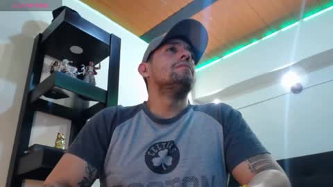 Snapshot of spartacus_cam chatting on December 23, 6:00 am online show from December 23, 6:00 am