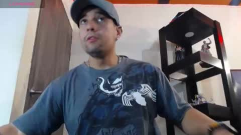 Snapshot of spartacus_cam chatting on January 8, 5:27 am online show from January 8, 5:27 am