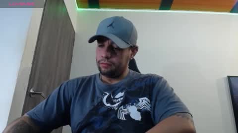 Snapshot of spartacus_cam chatting on January 16, 5:42 am online show from January 16, 5:42 am