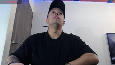 Snapshot of spartacus_cam chatting on January 18, 6:34 am online show from January 18, 6:34 am