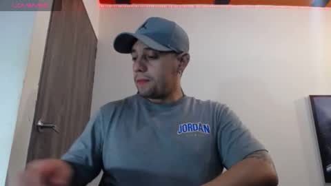 Snapshot of spartacus_cam chatting on January 23, 5:24 am online show from January 23, 5:24 am