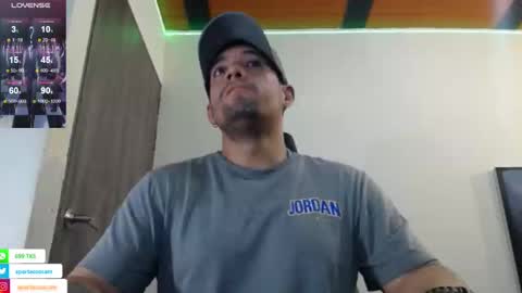 Snapshot of spartacus_cam chatting on January 30, 5:41 am online show from January 30, 5:41 am