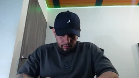 Snapshot of spartacus_cam chatting on February 9, 5:50 am online show from February 9, 5:50 am