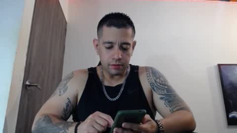 Snapshot of spartacus_cam chatting on February 10, 5:25 am online show from February 10, 5:25 am