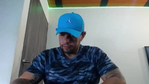 Snapshot of spartacus_cam chatting on February 26, 5:20 am online show from February 26, 5:20 am