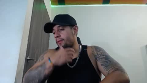 Snapshot of spartacus_cam chatting on March 4, 5:42 am online show from March 4, 5:42 am