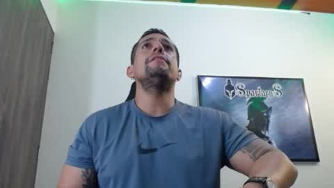 Snapshot of spartacus_cam chatting on September 9, 5:18 am online show from September 9, 5:18 am