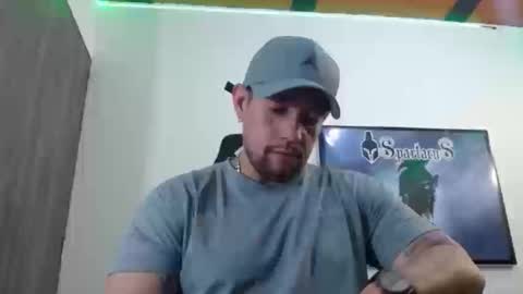 Snapshot of spartacus_cam chatting on September 10, 5:40 am online show from September 10, 5:40 am