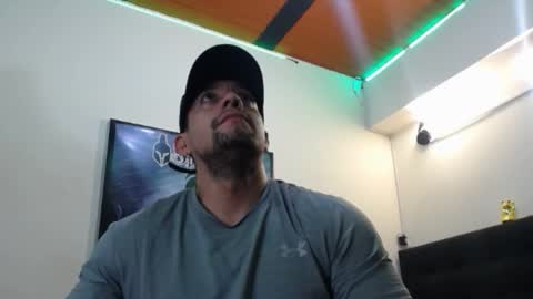 Snapshot of spartacus_cam chatting on September 11, 7:08 am online show from September 11, 7:08 am