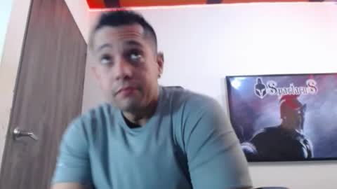 Snapshot of spartacus_cam chatting on September 15, 5:07 am online show from September 15, 5:07 am