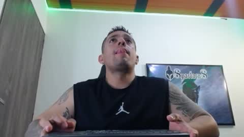 Snapshot of spartacus_cam chatting on September 16, 5:19 am online show from September 16, 5:19 am