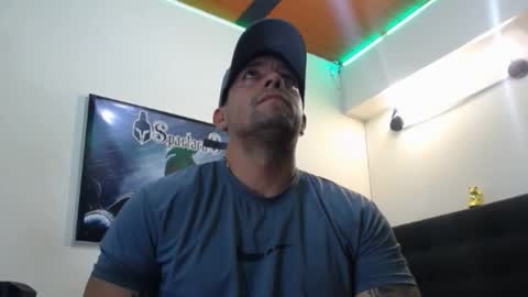 Snapshot of spartacus_cam chatting on September 18, 7:10 am online show from September 18, 7:10 am