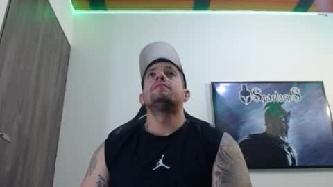 Snapshot of spartacus_cam chatting on September 23, 6:05 am online show from September 23, 6:05 am