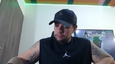 Snapshot of spartacus_cam chatting on October 1, 5:57 am online show from October 1, 5:57 am