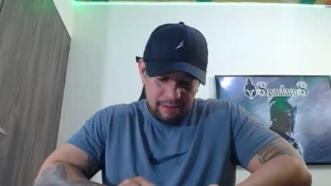 Snapshot of spartacus_cam chatting on October 2, 5:58 am online show from October 2, 5:58 am