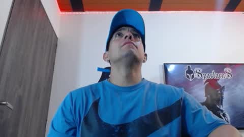 Snapshot of spartacus_cam chatting on October 27, 5:11 am online show from October 27, 5:11 am