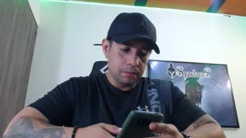 Snapshot of spartacus_cam chatting on October 31, 5:52 am online show from October 31, 5:52 am