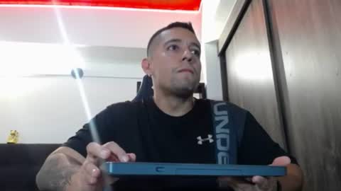 Snapshot of spartacus_cam chatting on June 16, 5:10 am online show from June 16, 5:10 am