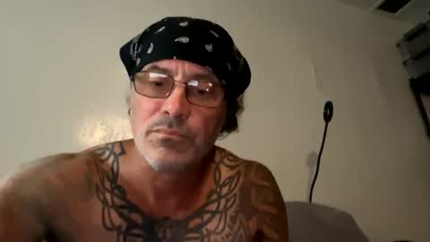 specter1972 online show from December 1, 11:59 am