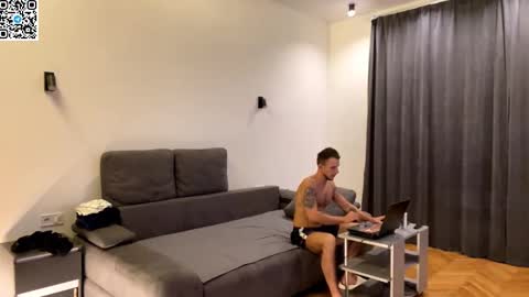 Snapshot of speed_god chatting on October 1, 8:26 pm Alex online show from October 1, 8:26 pm