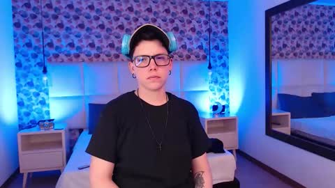 spencerm_ online show from October 25, 1:13 am