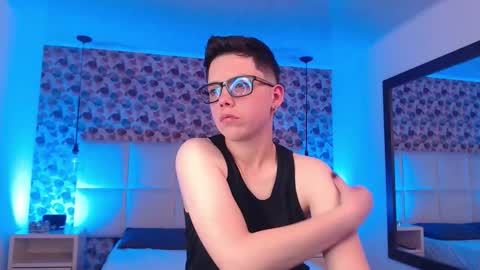 spencerm_ online show from November 1, 7:38 pm