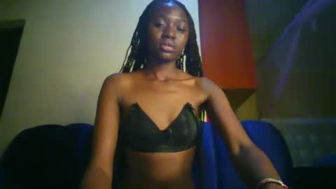 Snapshot of spicedebony13 chatting on July 19, 5:27 pm spicedebony13 online show from July 19, 5:27 pm