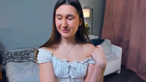 Snapshot of spiceofalex chatting on December 13, 7:53 pm Elva online show from December 13, 7:53 pm