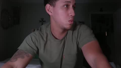 Snapshot of spicey_couple222 chatting on December 4, 12:41 am spicey_couple222 online show from December 4, 12:41 am