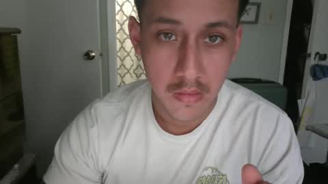 Snapshot of spicey_couple222 chatting on February 18, 1:10 am spicey_couple222 online show from February 18, 1:10 am