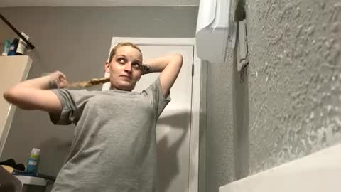 spiceyygurl123 online show from July 27, 10:50 pm